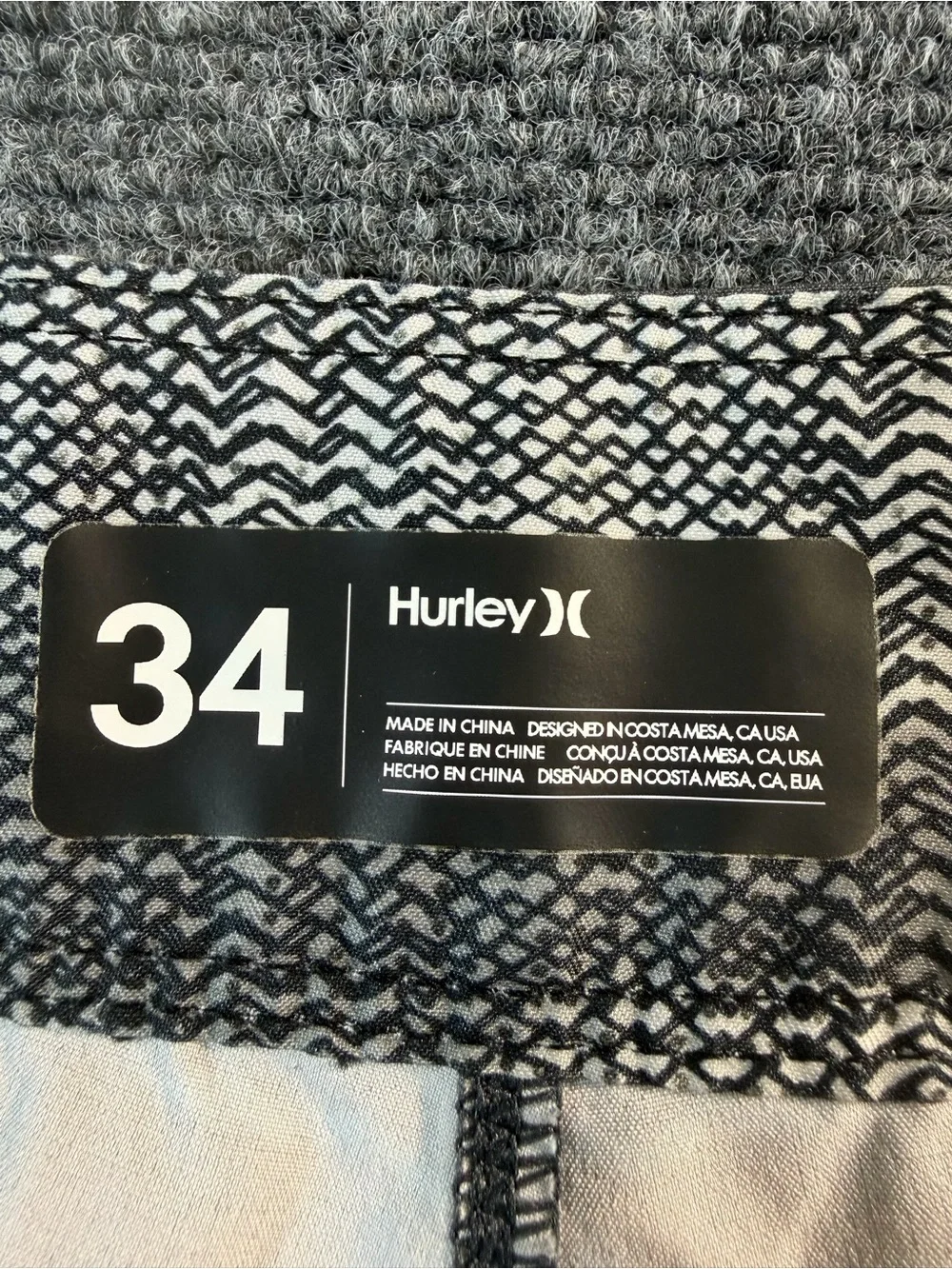 Hurley Swimsuit Board Shorts Mens size 34 9' inseam Tsunami Waves
